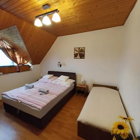 Simon Apartmanhaz 아파트 자르마디