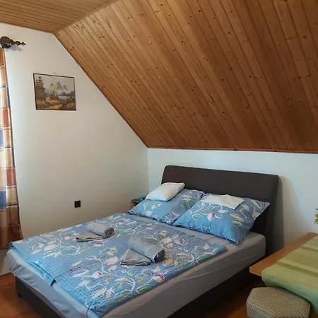 Simon Apartmanhaz 아파트 자르마디
